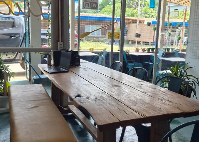 Lucy's Diner Cafe